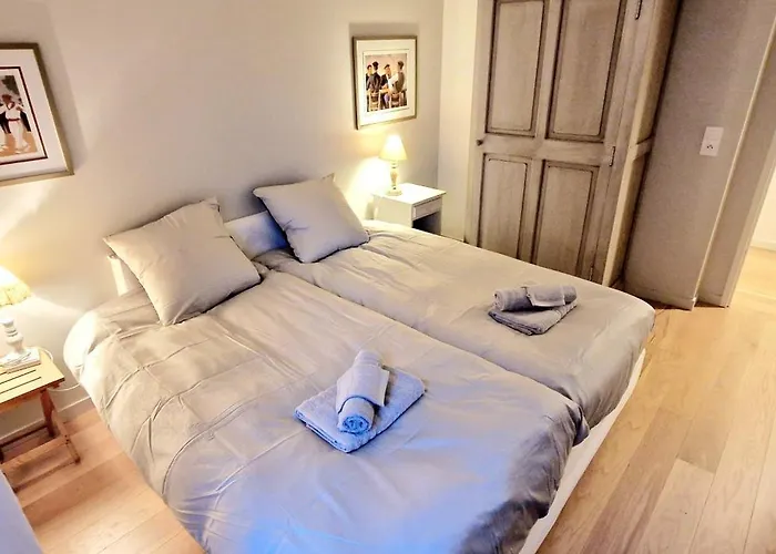 Appartement Moderne 3 Pieces Avec Parking Prive
